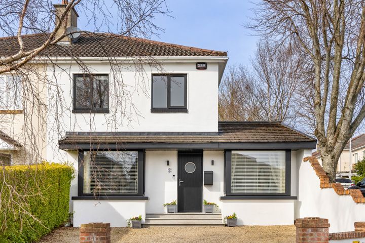 2 Sandyford Hall Grove, Dublin 18, Leopardstown, Dublin 18, D18K5T6