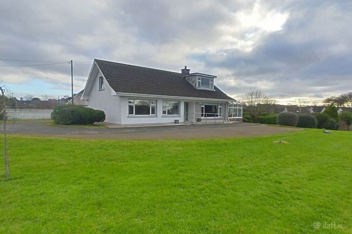 Hilltop, Castleredmond, Midleton, Co. Cork, P25A520