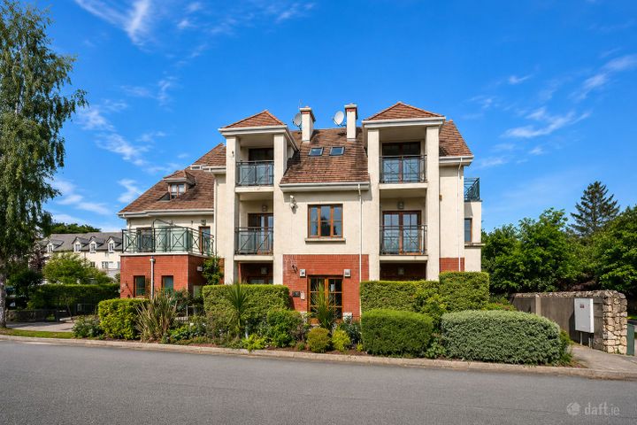 Cairnbrook Avenue, Carrickmines, Dublin 18