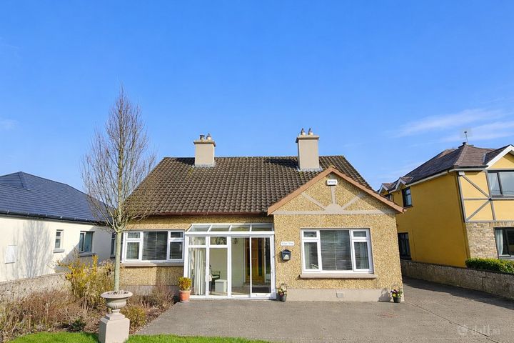 Prague House, Limerick Road, Ennis, Co. Clare, V95K7NY