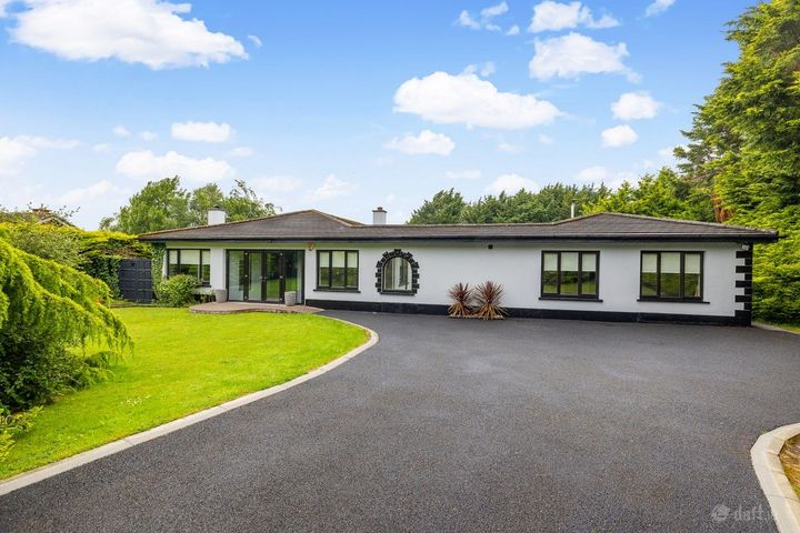 Bridgefort, Green Rd, Curragh, Kildare