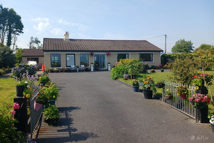 Hillgrove House, Laharn, Killorglin, Co. Kerry, V93R260