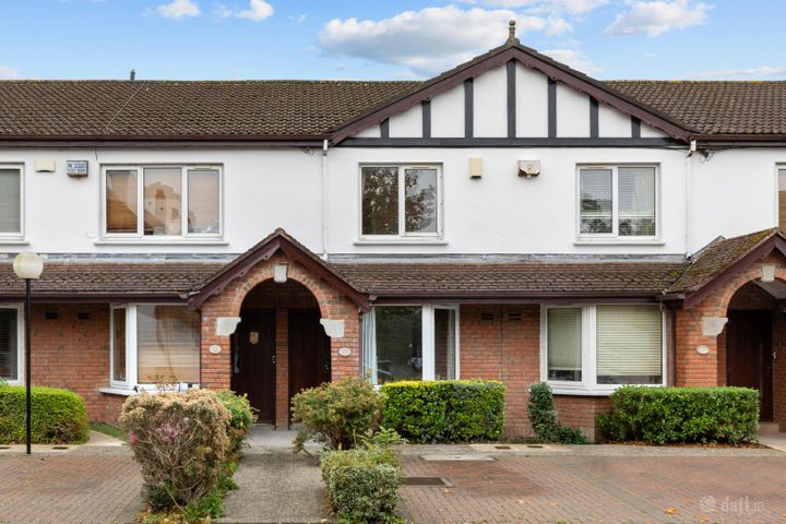 107 White Oaks, Roebuck Road, Clonskeagh, Dublin 14, D14C920