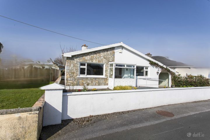 18 Hillview Drive, Caherslee, Tralee, Co Kerry, V92R2HV