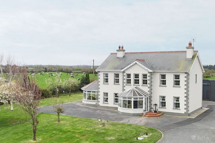 Grand Canal House, Rahan, Tullamore, Co. Offaly, R35HR67