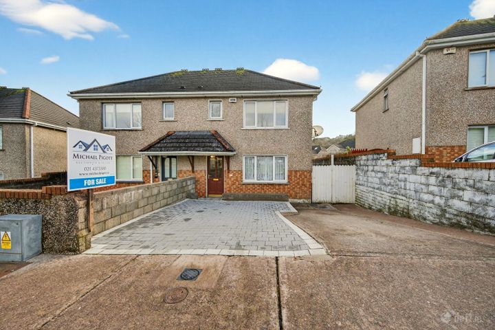 13 The Brambles, Pembroke Wood, Passage West, Co. Cork, T12EP2D