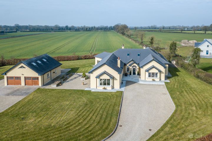 Woodstone Hall, Martinstown Road, The Curragh, Kildare