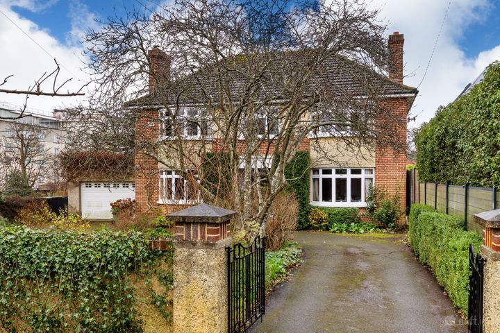 Newtonmore, 1 Grove Road, Malahide, Co Dublin, K36NC44