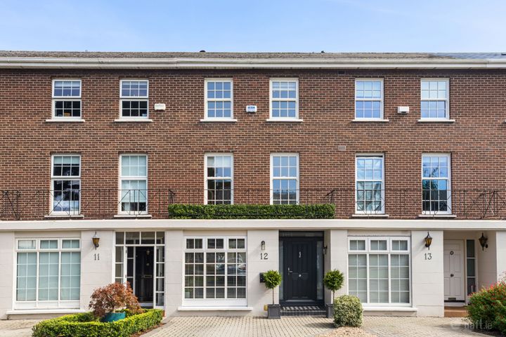 12 Eglinton Square, Dublin 4, D04A7K3