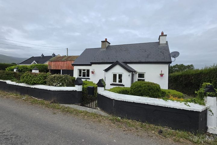 Tubber, Rathmore, Millstreet, Co. Cork, P51C6F9