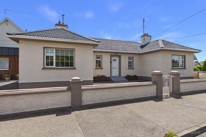 1 Lake Road, Loughrea, Co. Galway, H62RC44