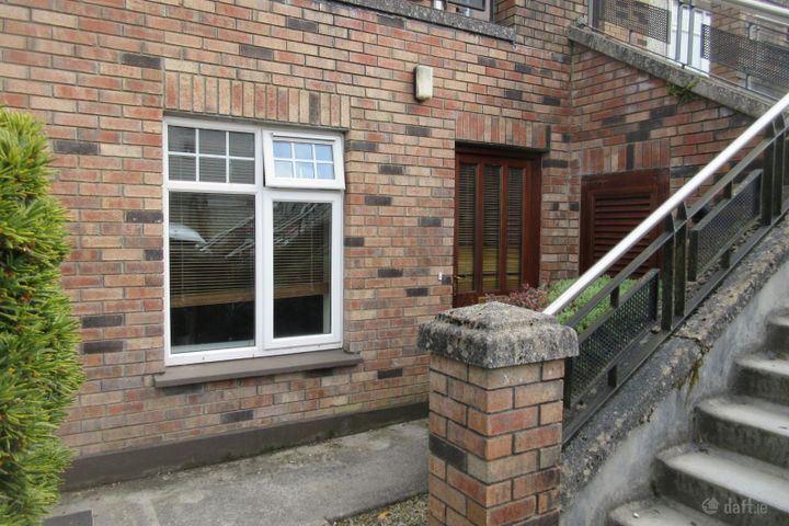 63 Monksfield, Bealnamulla, Athlone, Co. Roscommon