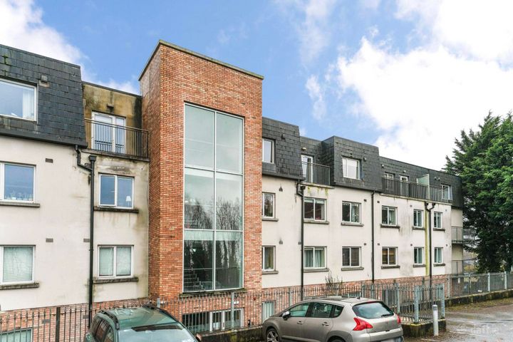 28 Eaton Green, Rathcoole, Co. Dublin