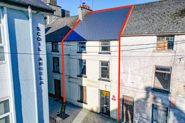 2 Suirside Place, Thurles, Co. Tipperary, E41WK63