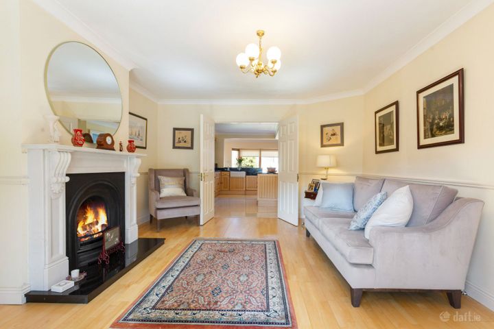 27 Carysfort Woods, Blackrock, Stillorgan, Co. Dublin, A94EC90 - Photo 3