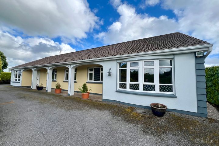 Roxborough House, Snugboro, Castlebar, Mayo