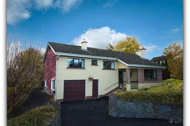 Moorehall, Cahercalla Road, Ennis, Co. Clare, V95F8HA