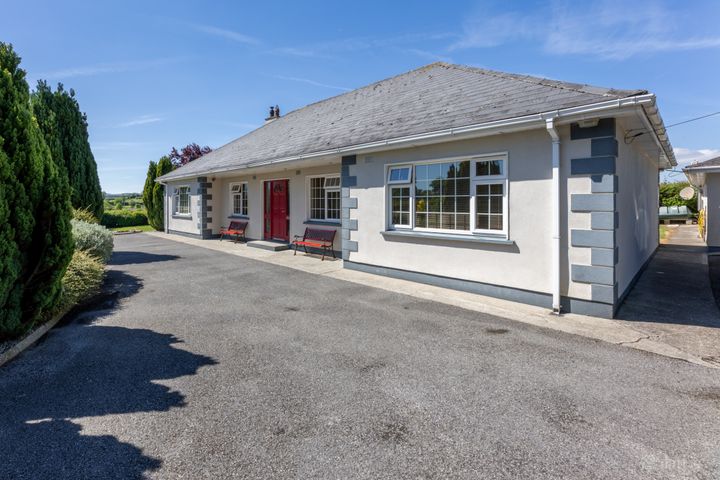 Giantsgrave, Cashel Road, Clonmel, Co. Tipperary, E91NP08