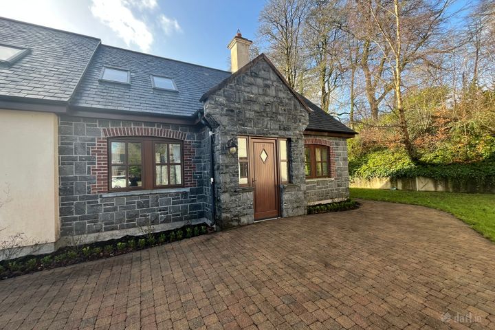 12 The Lakeside, Mount Falcon Estate, Ballina, Co Mayo, F26Y8N4