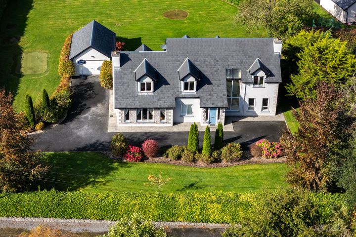 1 Cluain R, Barry More, Kiltoom, Co. Roscommon, N37E8Y2