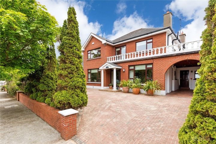 Cuanbarra, 4 Grove Lawn, Malahide, Dublin