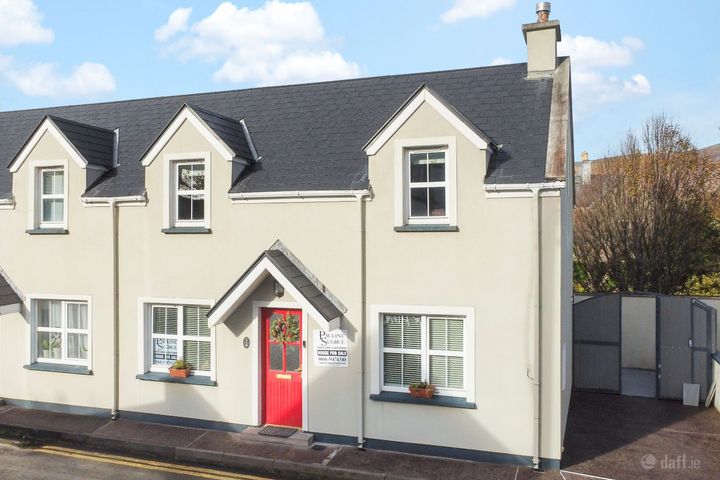 4 Courthouse Lane, Caherciveen, Cahersiveen, Co. Kerry, V23H940