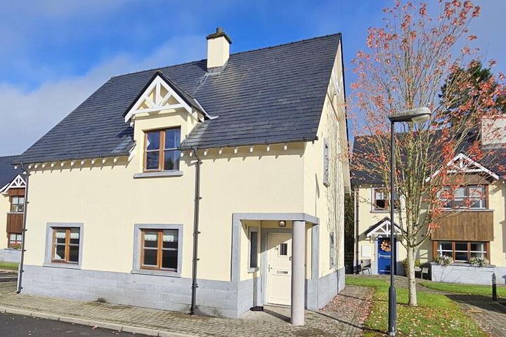 28 O'Carolan's Court, Kilronan, Ballyfarnon, Boyle, Co. Roscommon, F52XK31