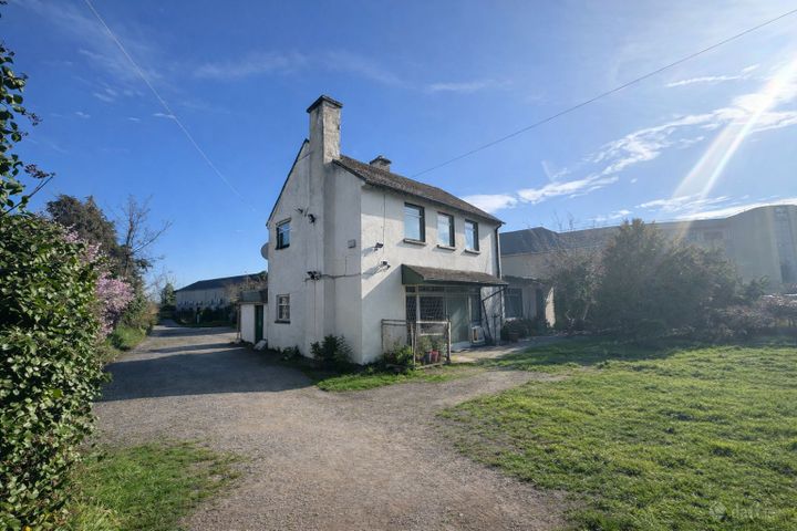 Manresa, Old Naas Road, Bluebell, Dublin 12, D12XR82