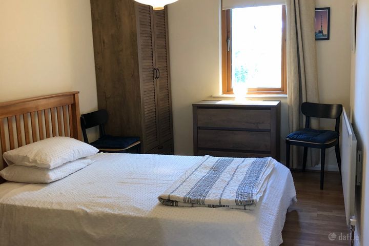 *Short Term Apartment Share* - 1 x Double bedroom with own private bathroom, Kilmacthomas, Co. Waterford