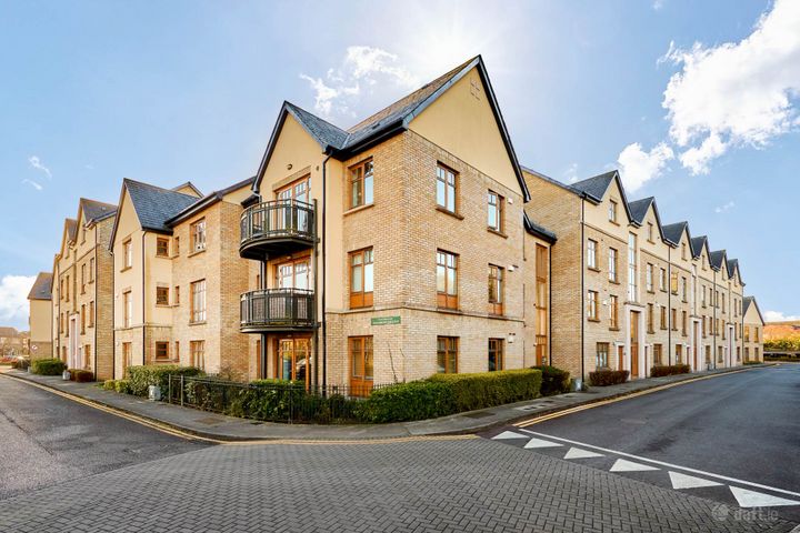 56 Woodbrook Crescent, Castleknock, Dublin 15, D15XT32