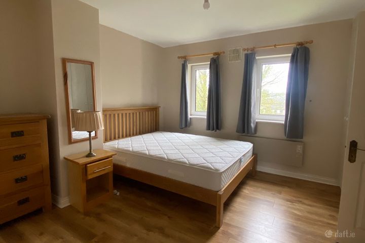 17 Glenmore, College Road, Galway, Galway City Centre