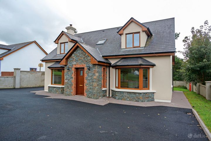 2 Ballyoughtragh Heights, Milltown, Killarney, Co. Kerry, V93ET28