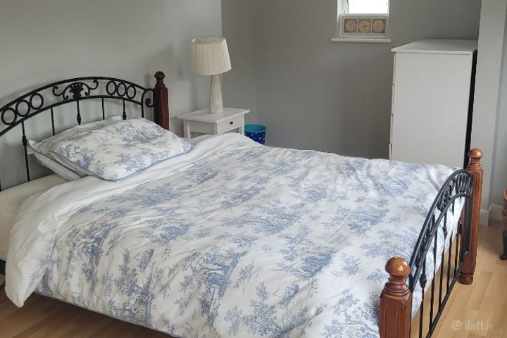 Dublin Road, Shankill, Dublin 18