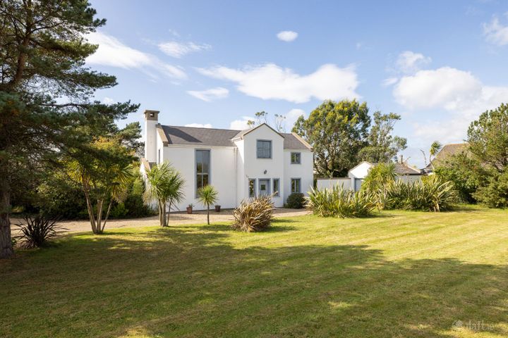 Coonawarra, Bearlough, Rosslare Strand, Co. Wexford, Y35H268