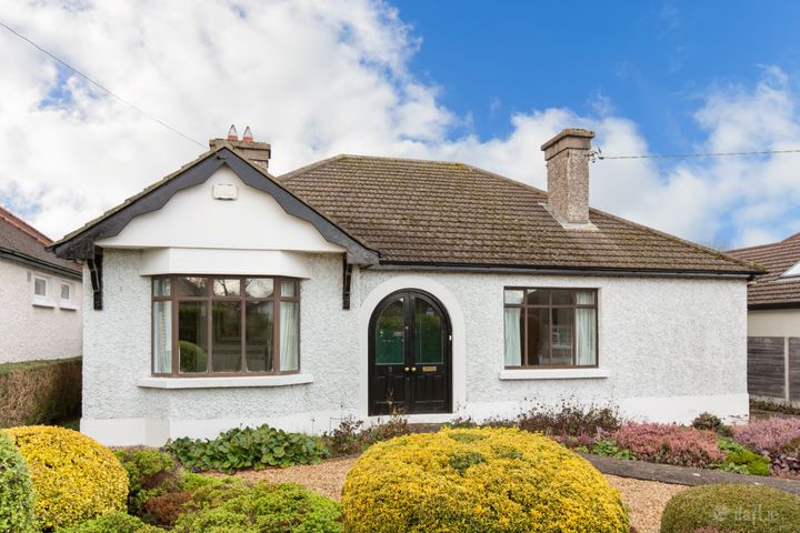 5 Woodlawn Park, Churchtown, Dublin 14, D14NX77