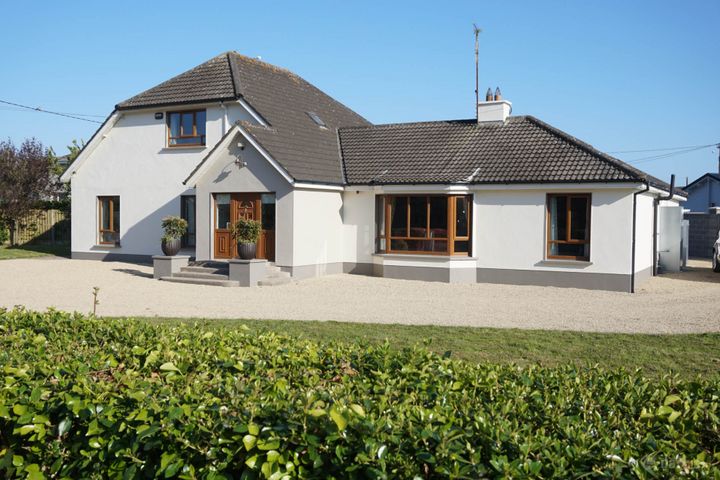 Cranny`s Lodge, Kilrane, Rosslare Harbour, Co. Wexford