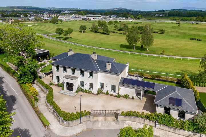 One Castle Drive, Ross Road, Killarney, County Kerry, V93H1FX