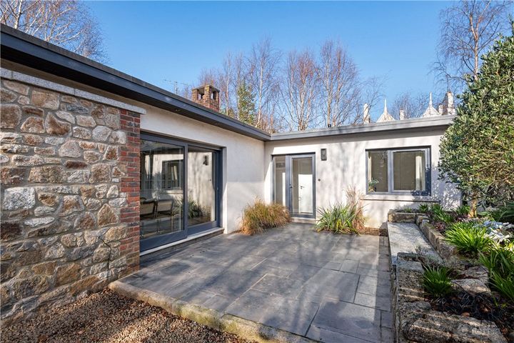 Summergrove Orchard, The Hill, Monkstown, Co. Dublin, A94C5Y9 - Photo 2