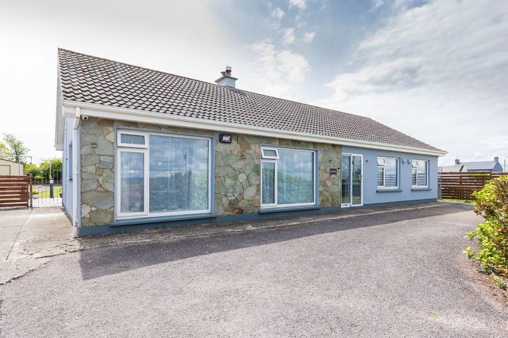 Ferndale, Ballymore, Cobh, Co. Cork, P24HN81