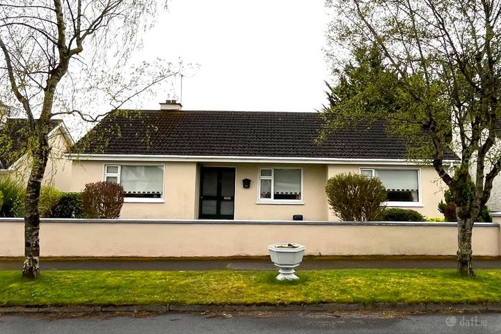 Oakville, 97 Arden Vale, Tullamore, Co. Offaly, R35W529