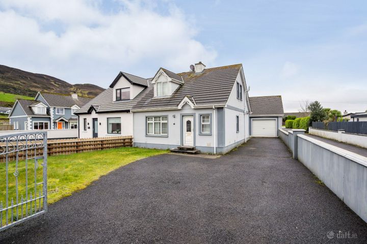 6 Sandymount, Buncrana, Buncrana, Co. Donegal, F93K024