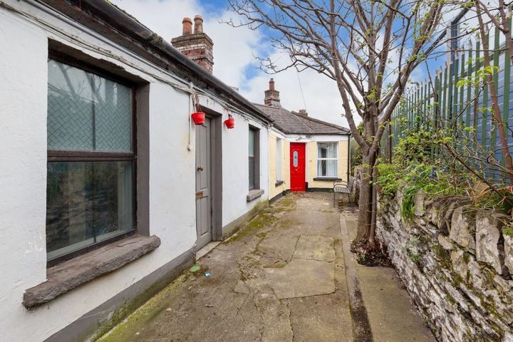 5 Irvine Cottages, Irvine Terrace, East Wall, Dublin 3, D03HX61
