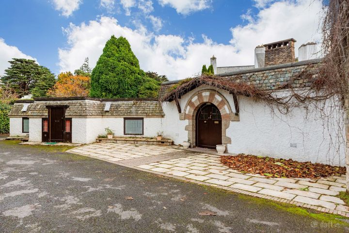 2 Kilteragh Pines, Westminster Road, Foxrock, Dublin 18, Dublin