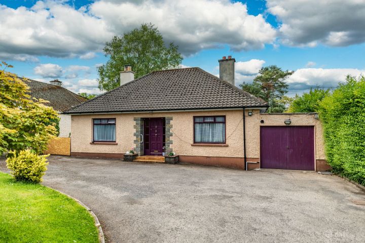 Tullyhaw, Kilcullen Road, Naas, Co. Kildare, W91R62H