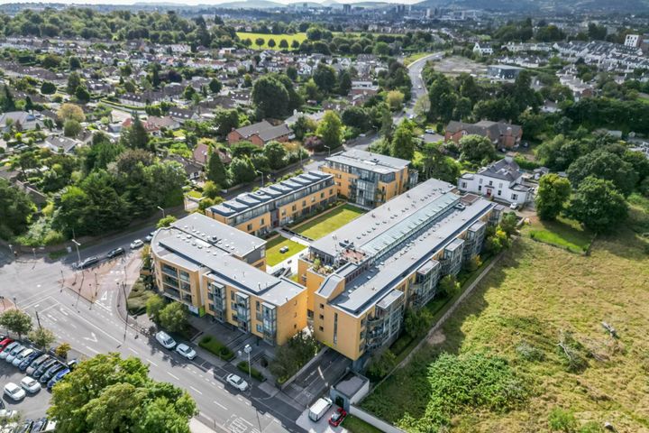 82 The Atrium, Roebuck Hill Apartments, Clonskeagh, Dublin 14, Co. Dublin, D14V210
