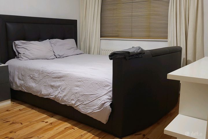 7 Tynan Hall Avenue, Kingswood, Dublin 24