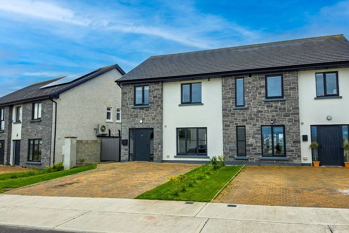 13 Lus Na Greine, Monksland, Athlone, Co. Roscommon, N37W5P0