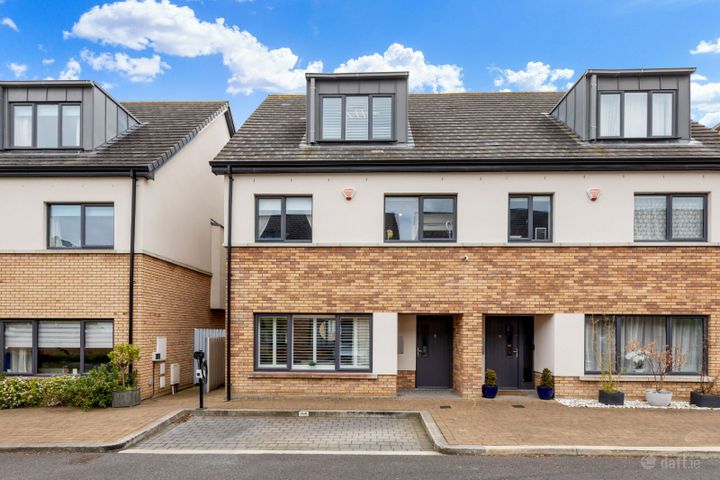 18 The Avenue, Carrickmines Green, Carrickmines, Dublin 18, D18Y046