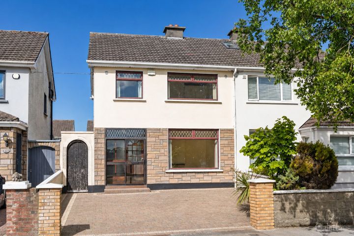 576 Collins Avenue Extension, Whitehall, Dublin 9, D09HF63
