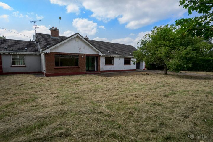 Avalon, Charlestown, Tallanstown, Louth